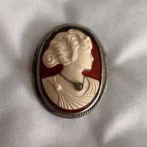 Vintage Cameo Brooch